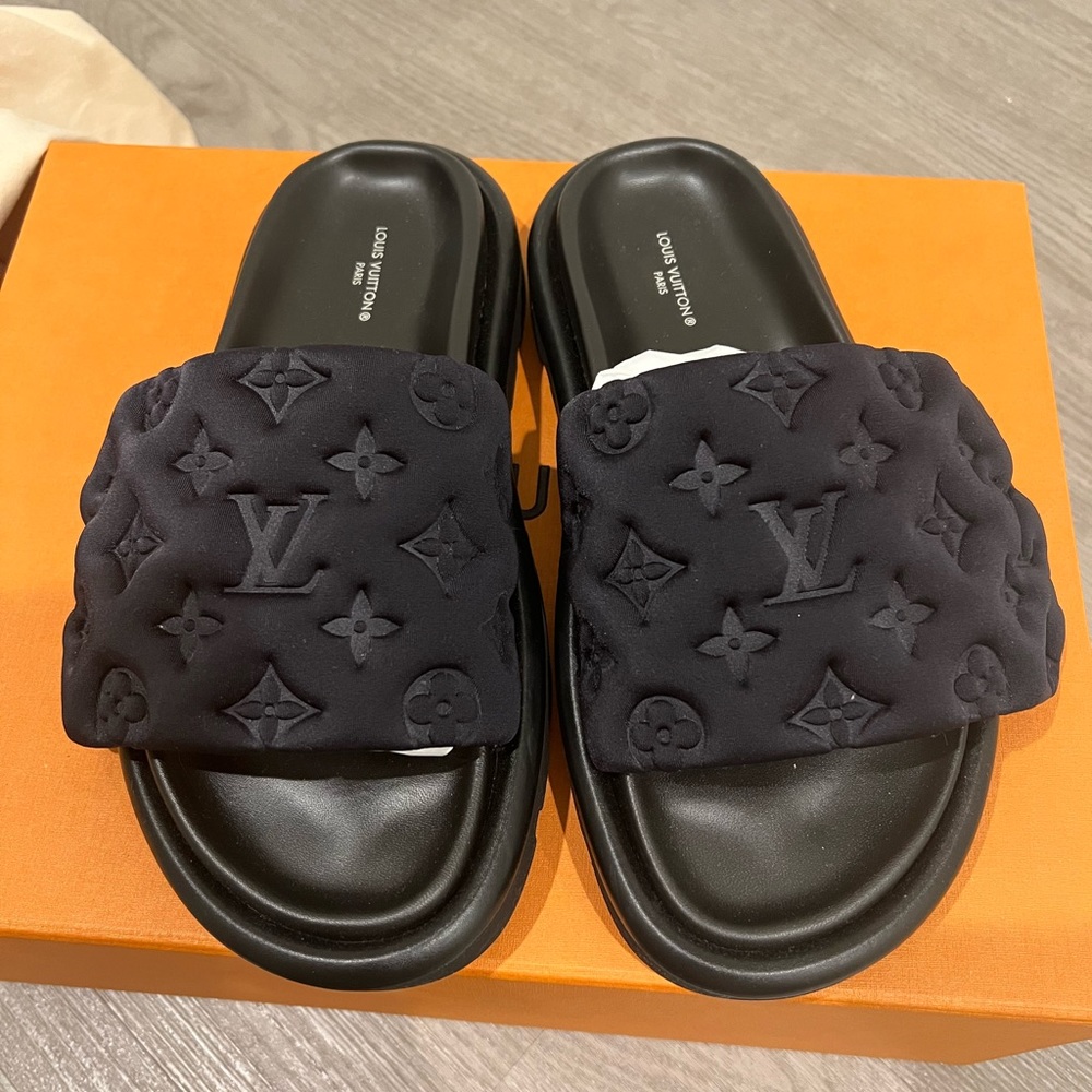 Louis Vuitton Pool Pillow Comfort Mule
